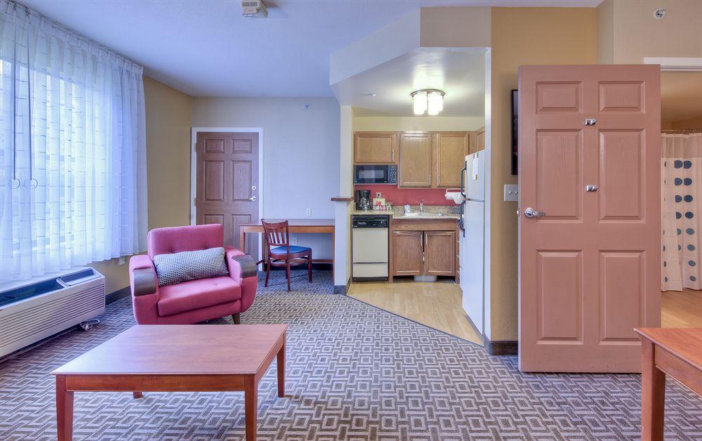 Towneplace Suites Charlotte University Research Park Bagian luar foto