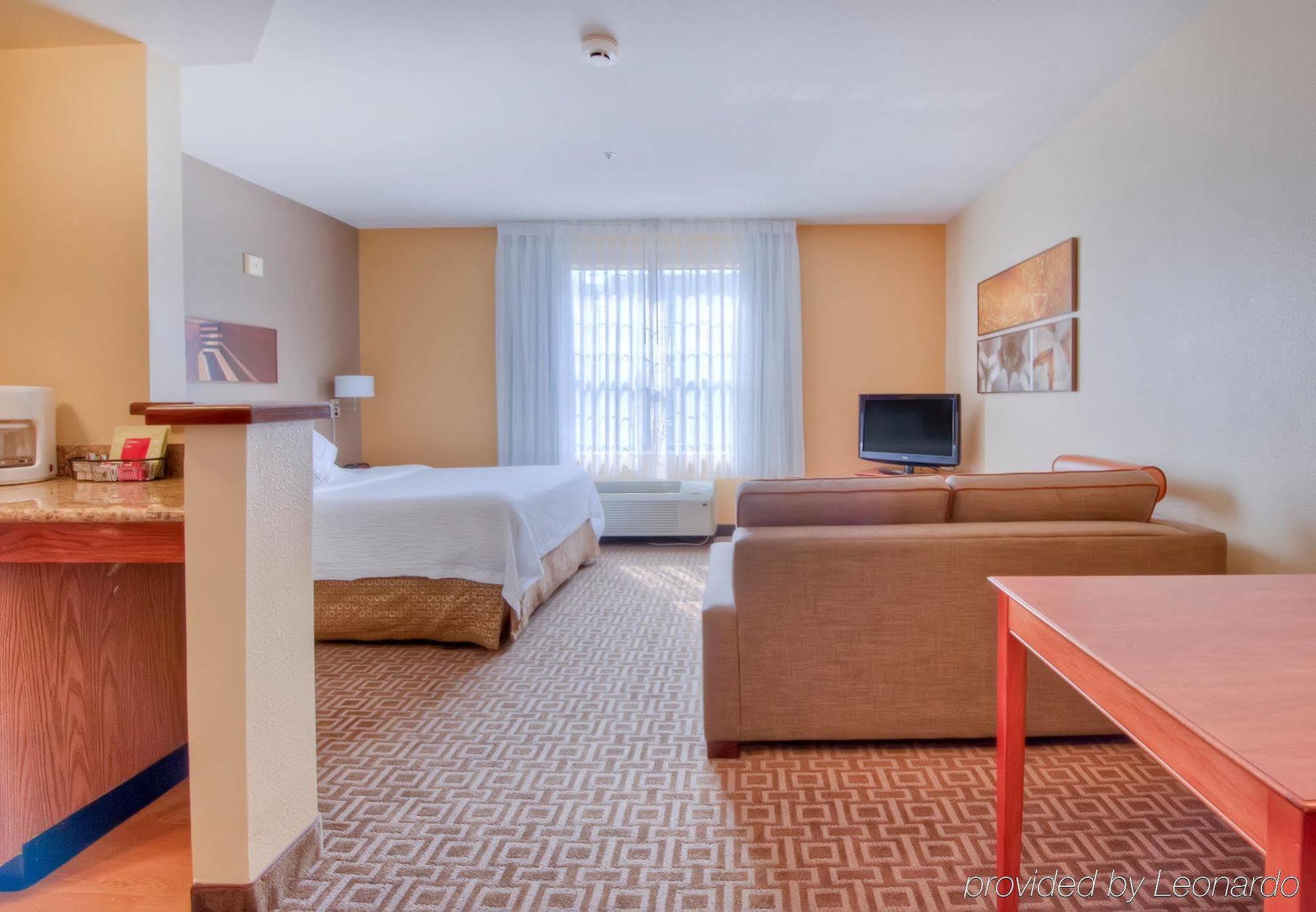 Towneplace Suites Charlotte University Research Park Bagian luar foto