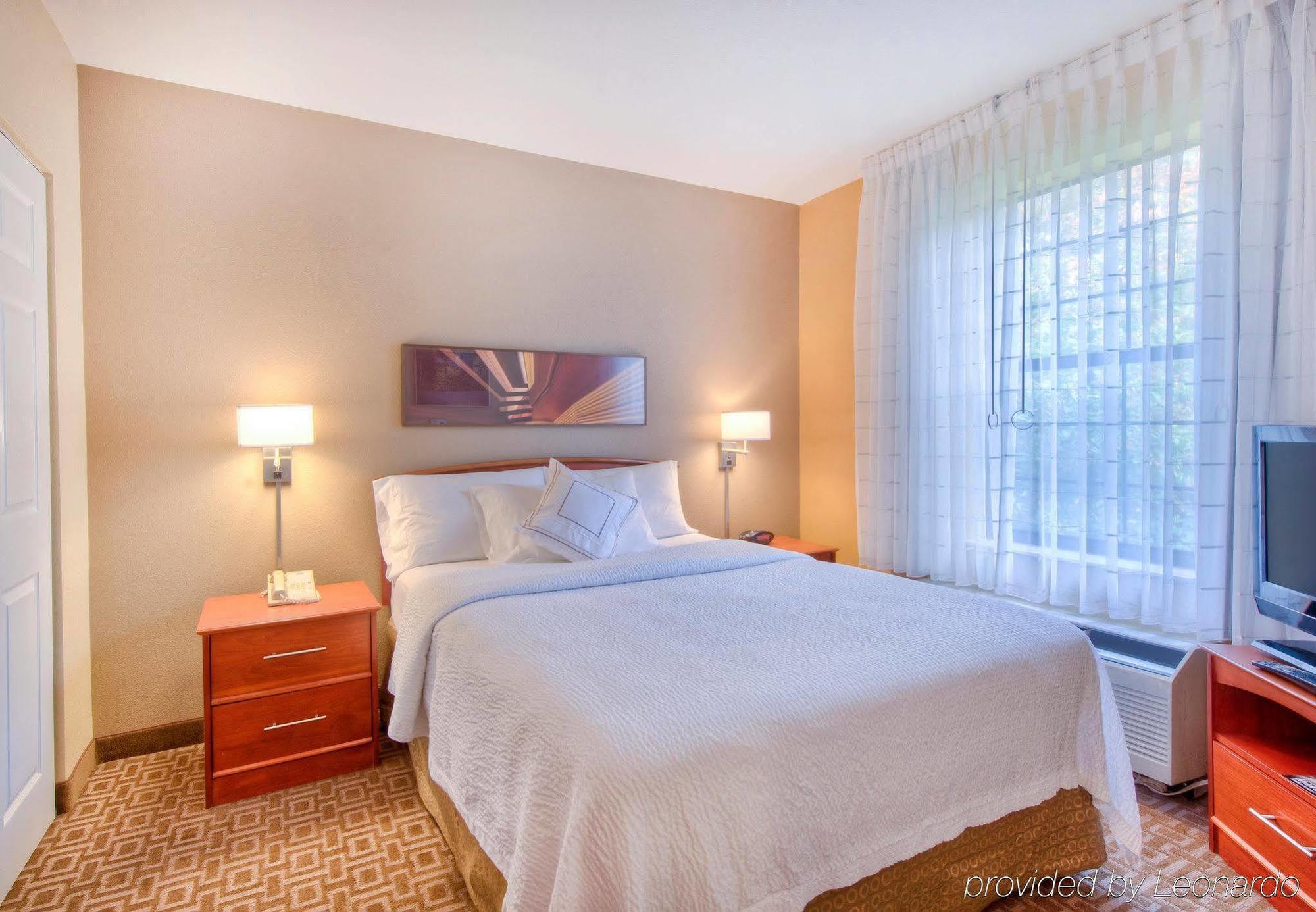 Towneplace Suites Charlotte University Research Park Bagian luar foto